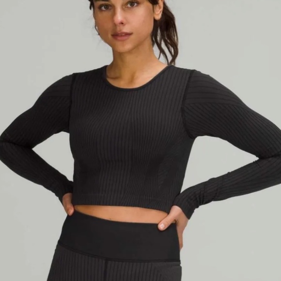 lululemon athletica Tops - Lululemon Ebb to Street Long Sleeve Shirt in Black / Graphite Grey—Size 8